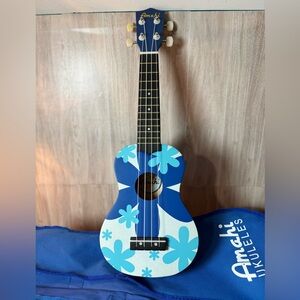 Amahi DDUK8 Blue Floral Soprano Ukulele